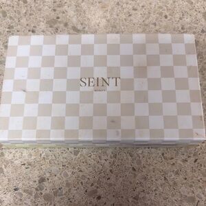 Seint Beauty Checkered Palette used